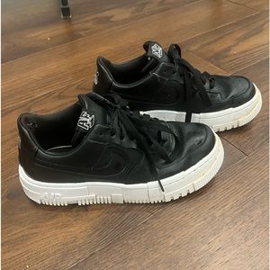 Nike Air Force 1 Pixel